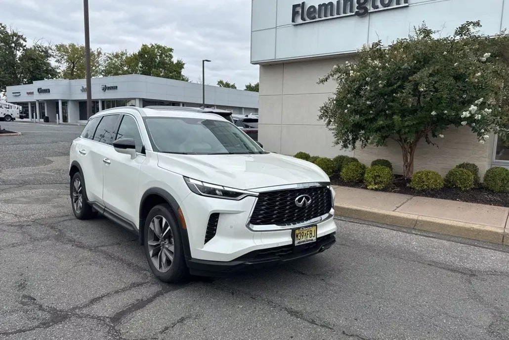 2025 Infiniti QX60 Luxe AWD photo 1
