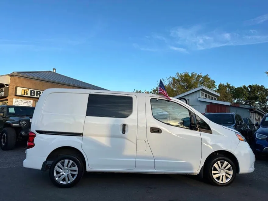 2021 Nissan NV200 SV photo 1
