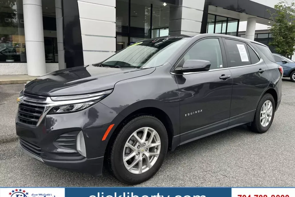 2022 Chevrolet Equinox LT photo 1