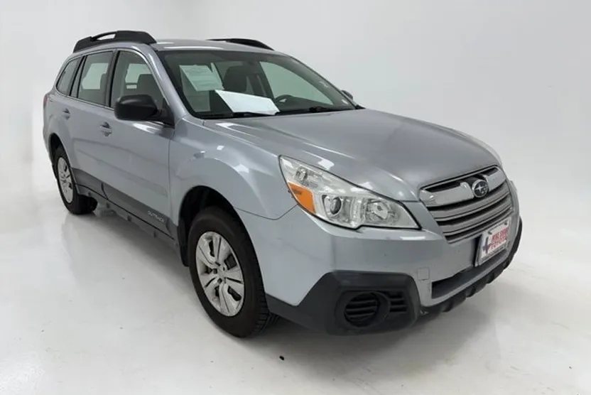 2013 Subaru Outback 2.5i photo 1