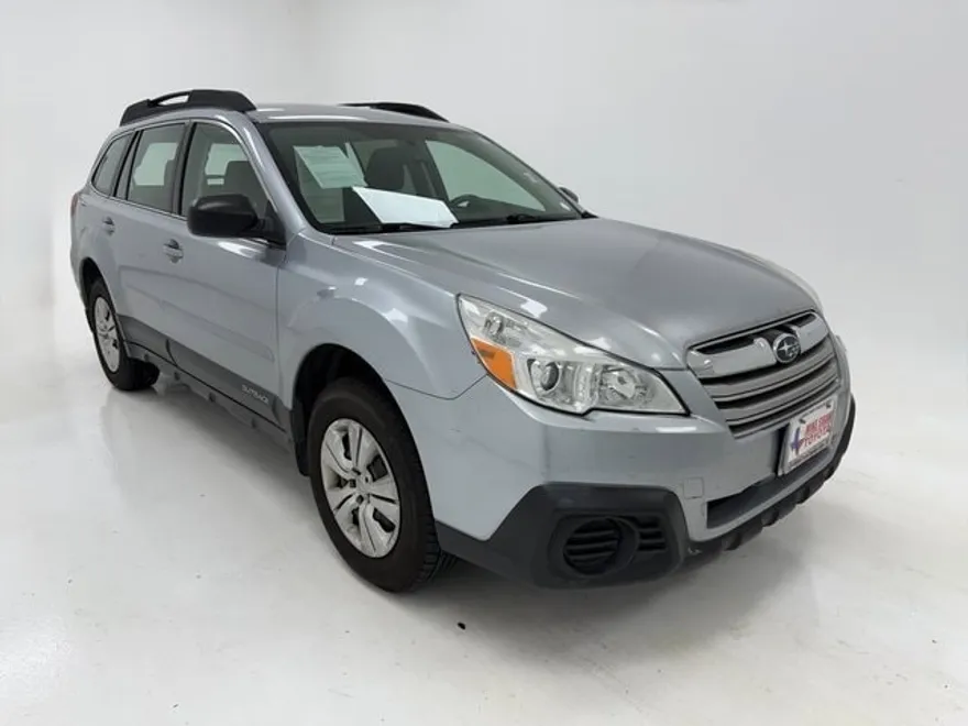 2013 Subaru Outback 2.5i photo 1