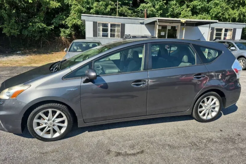 2012 Toyota Prius V Five photo 1