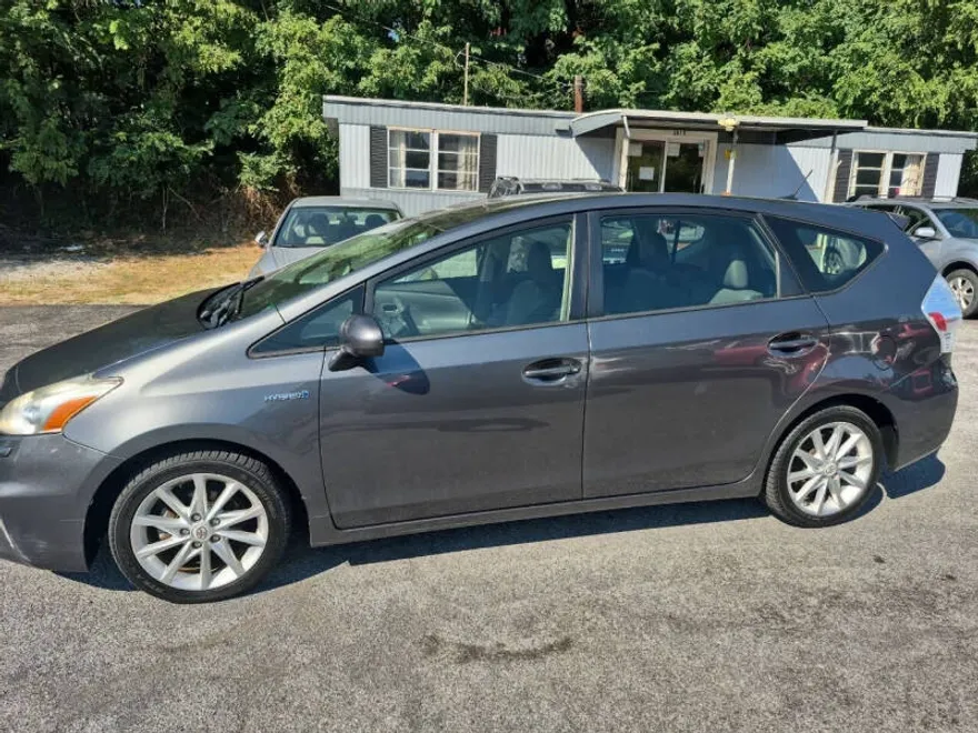 2012 Toyota Prius V Five photo 1