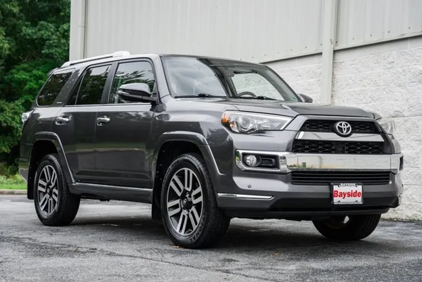 2017 Toyota 4Runner Limited photo 1