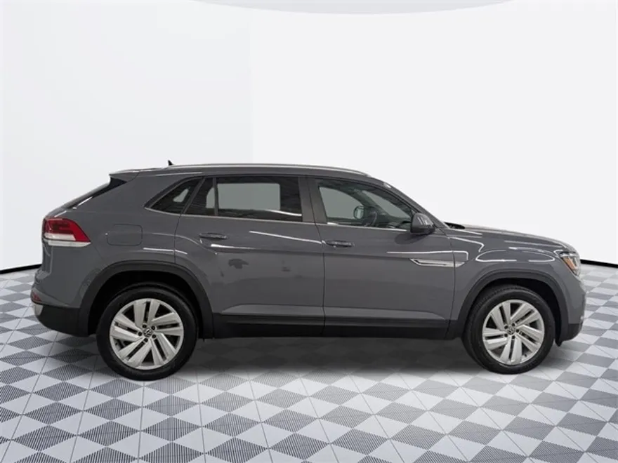 2021 Volkswagen Atlas Cross Sport V6 SE Technology photo 1