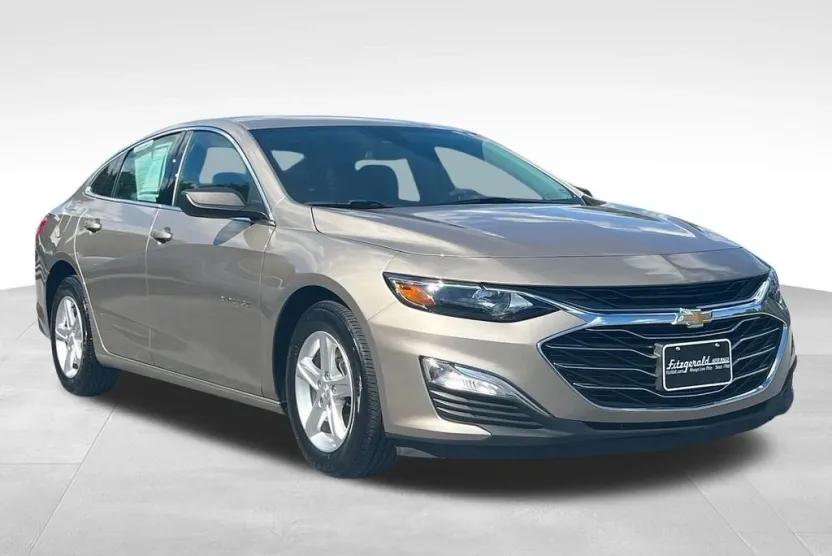 2023 Chevrolet Malibu LS photo 1
