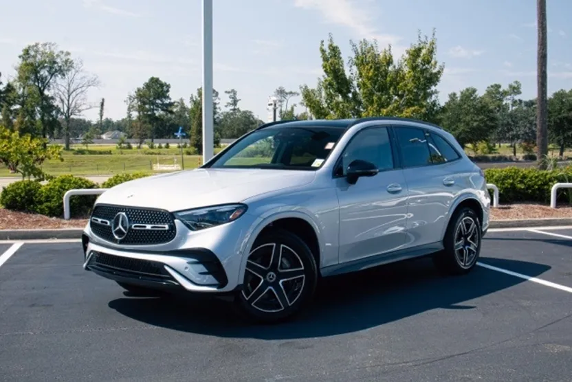 2023 Mercedes Benz GLC 300 4MATIC photo 1