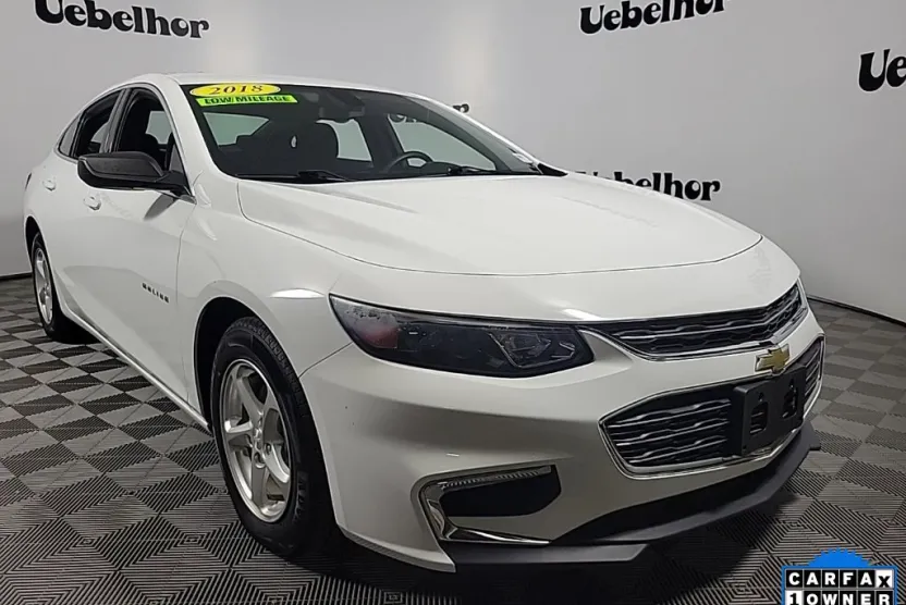 2018 Chevrolet Malibu LS photo 1