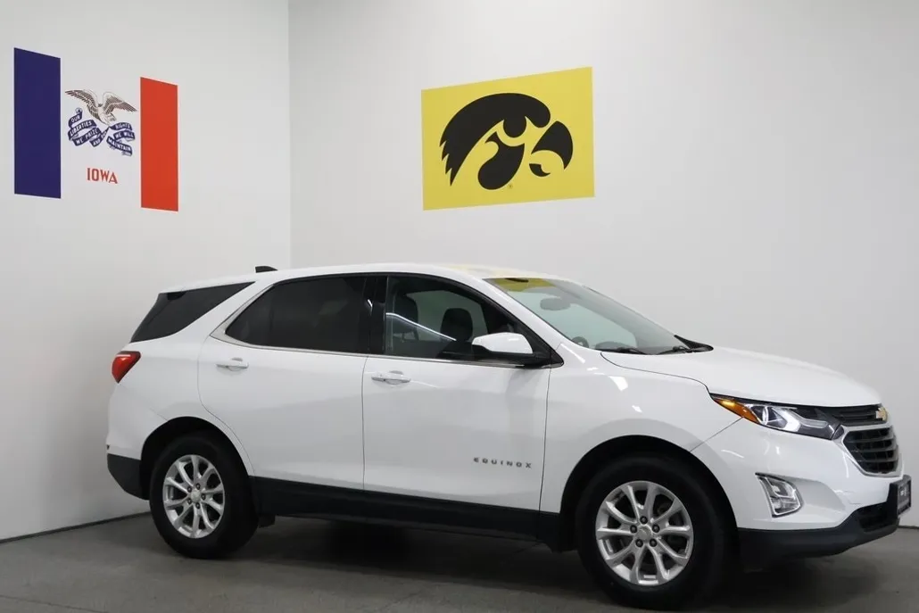 2020 Chevrolet Equinox LT photo 1