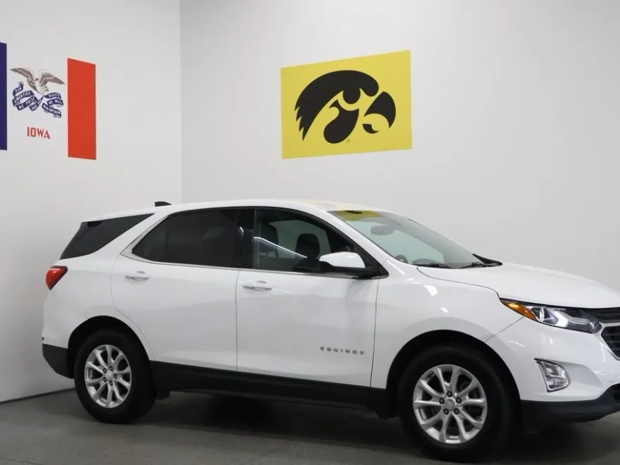 2020 Chevrolet Equinox LT photo 1