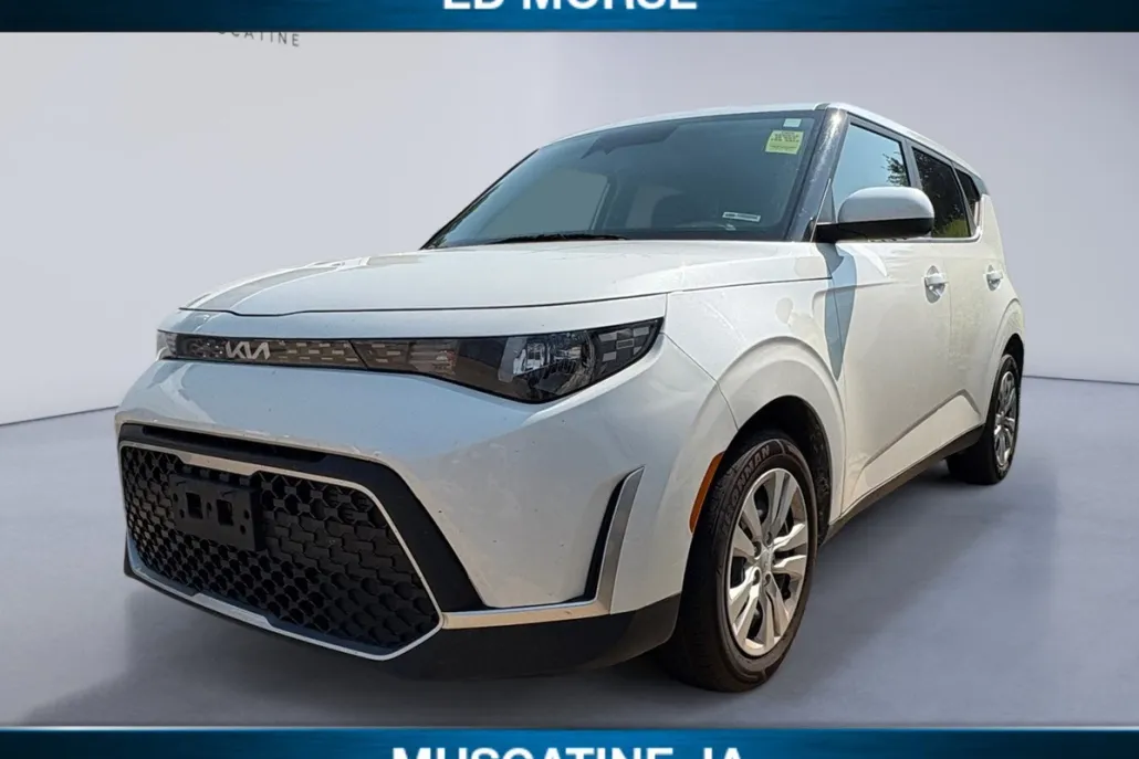 2023 Kia Soul LX photo 1