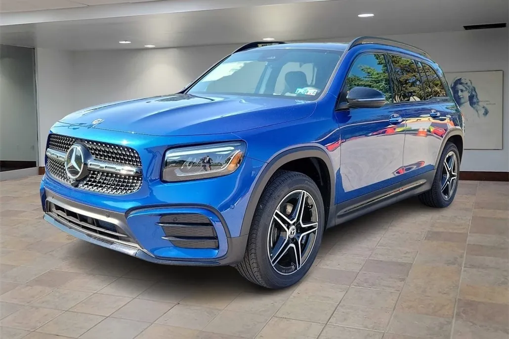2024 Mercedes Benz GLB 250 photo 1