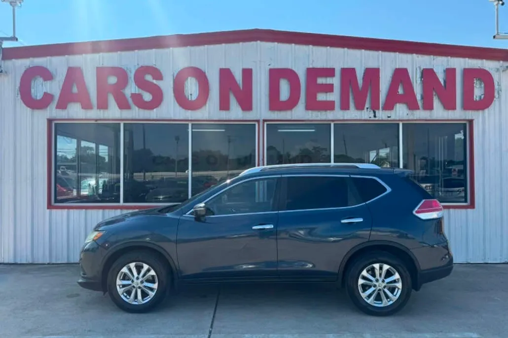 2015 Nissan Rogue S photo 1