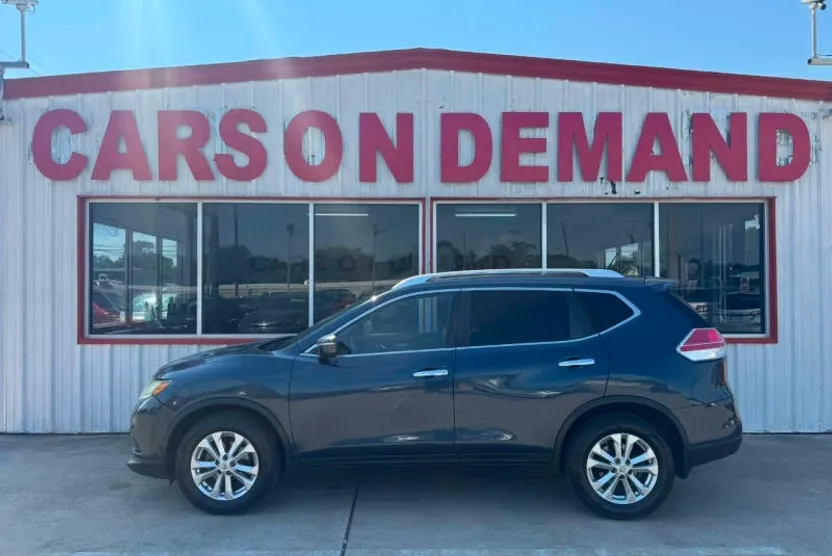 2015 Nissan Rogue S photo 1