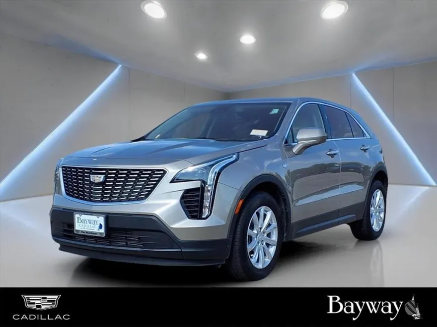 2023 Cadillac XT4 Luxury photo 1