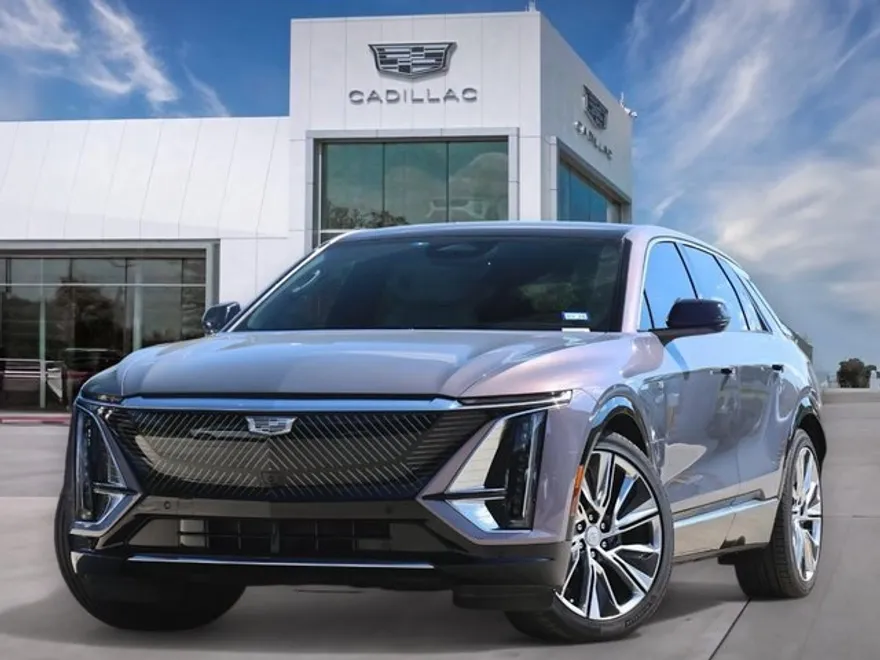 2024 Cadillac Lyriq Luxury photo 1