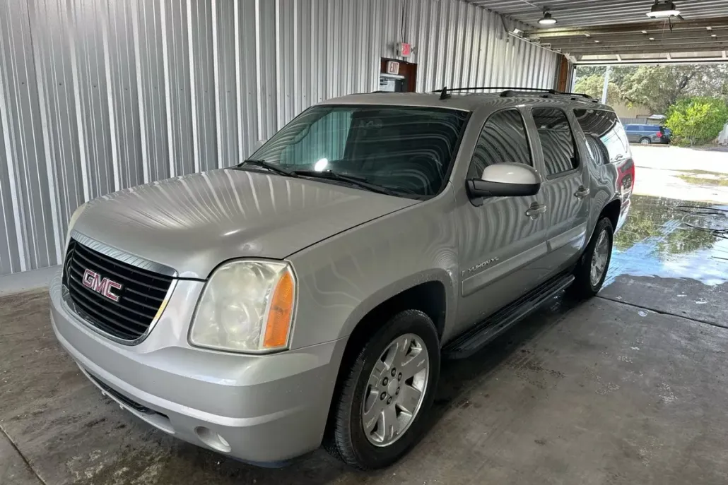 2008 Gmc Yukon XL 1500 SLT photo 1