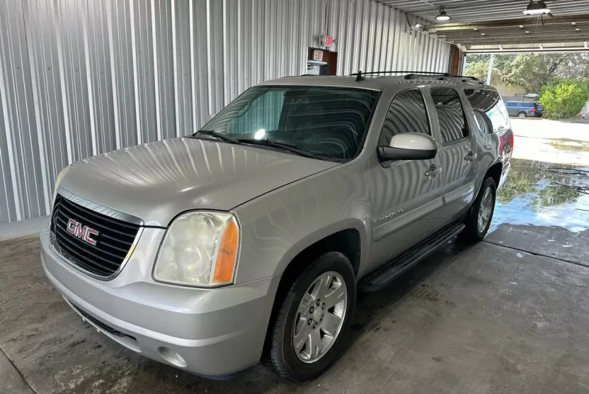 2008 Gmc Yukon XL 1500 SLT photo 1