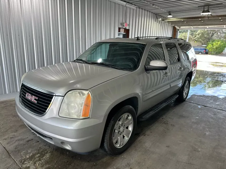 2008 Gmc Yukon XL 1500 SLT photo 1