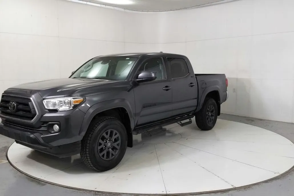 2023 Toyota Tacoma SR5 photo 1
