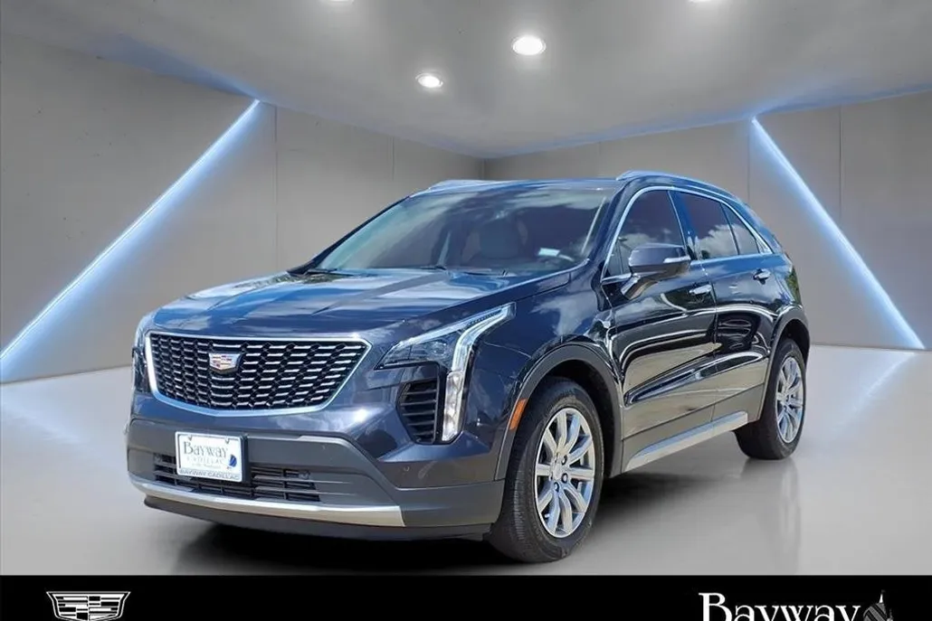 2023 Cadillac XT4 Premium Luxury photo 1