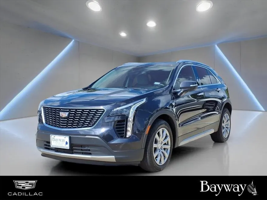 2023 Cadillac XT4 Premium Luxury photo 1