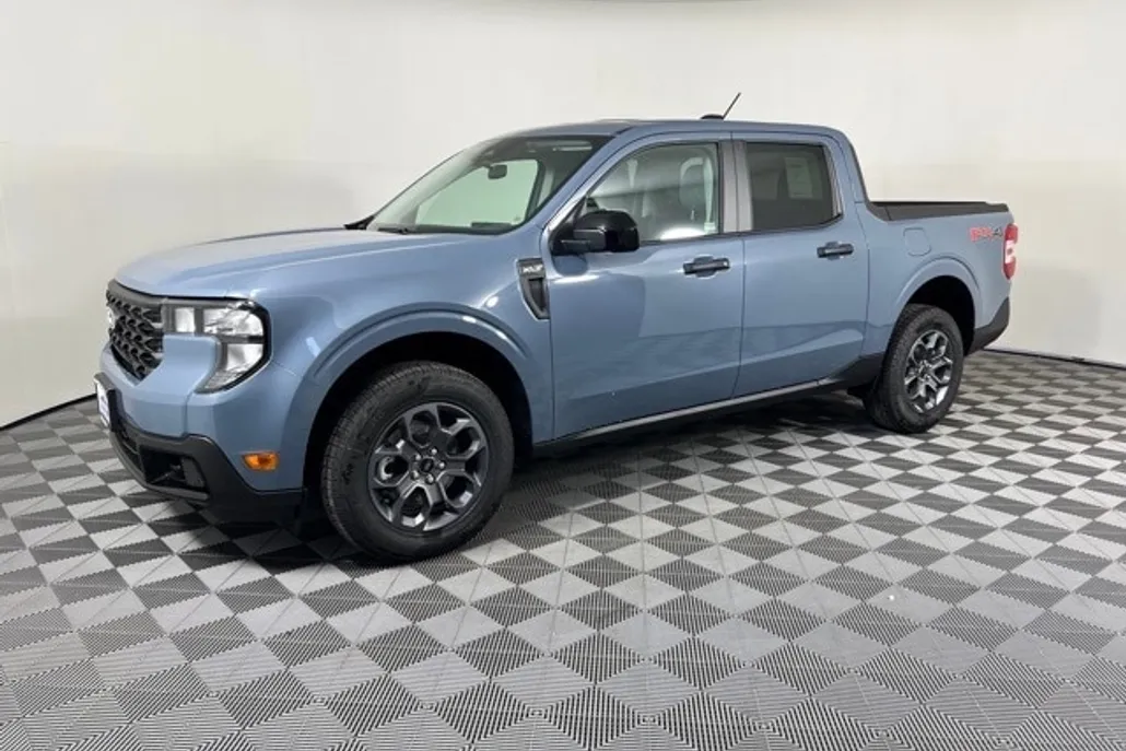2025 Ford Maverick XLT photo 1