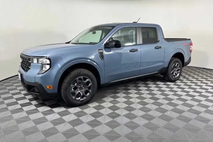 2025 Ford Maverick XLT photo 1
