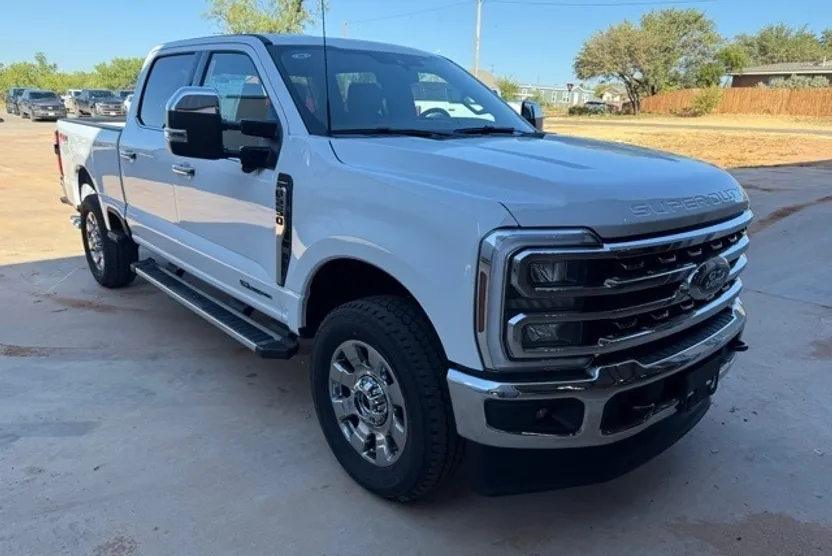 2026 Ford F-250 Lariat photo 1