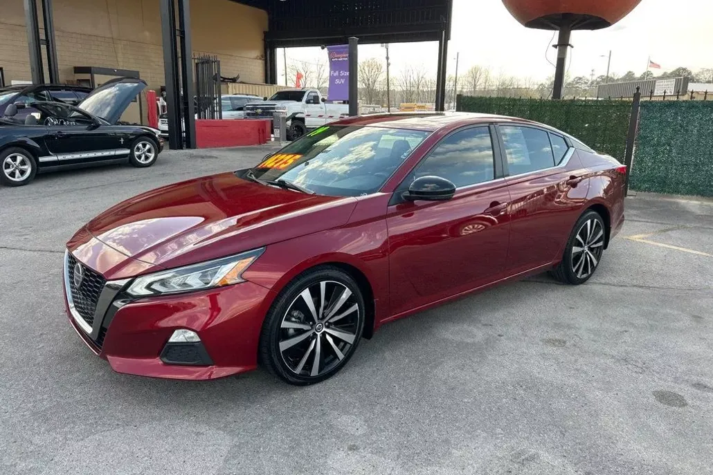 2019 Nissan Altima 2.5 SR photo 1