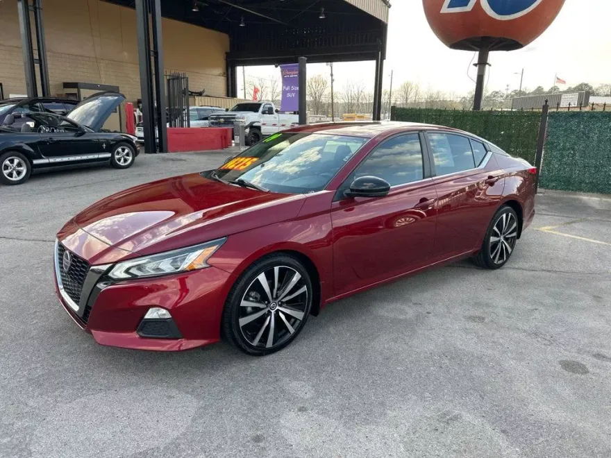 2019 Nissan Altima 2.5 SR photo 1