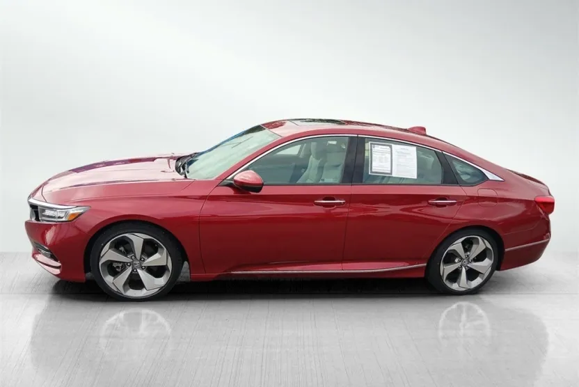 2018 Honda Accord Touring photo 1