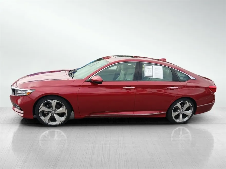 2018 Honda Accord Touring photo 1