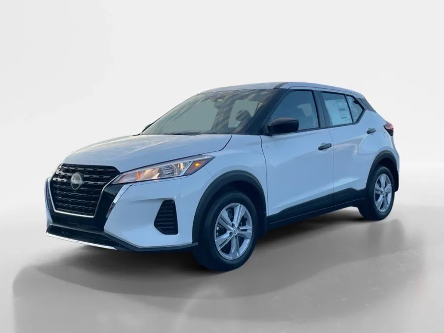2025 Nissan Kicks Play S photo 1