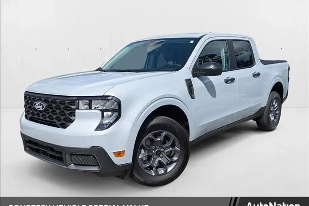 2025 Ford Maverick XLT photo 1