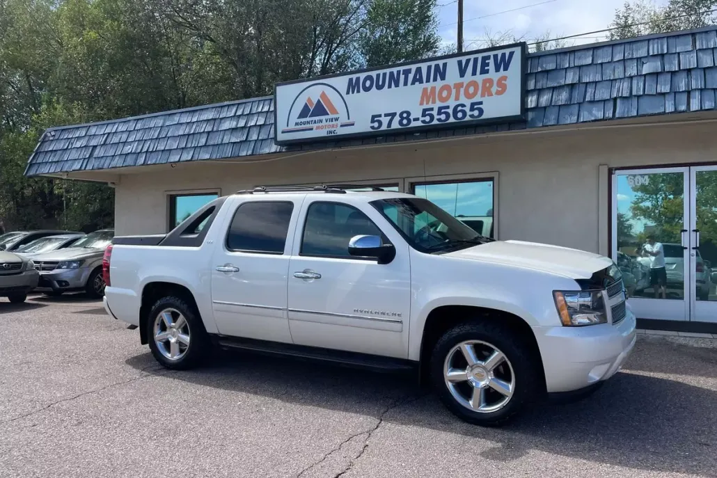 2011 Chevrolet Avalanche LTZ photo 1