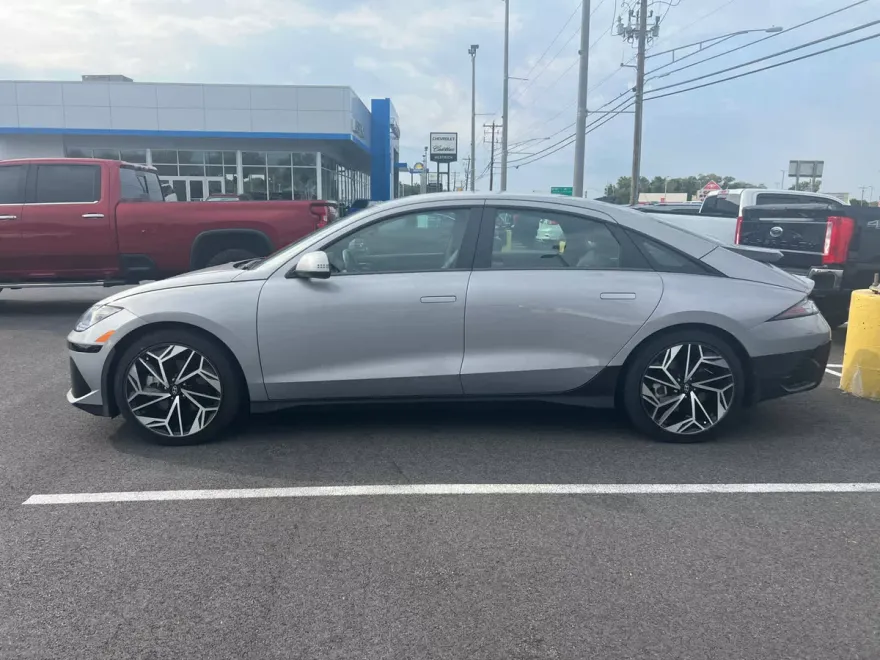 2023 Hyundai Ioniq 6 SEL photo 1