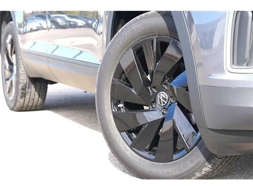 2025 Volkswagen Atlas SEL Premium R-Line photo 1