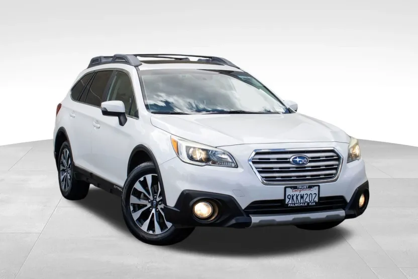 2015 Subaru Outback 2.5i Limited photo 1