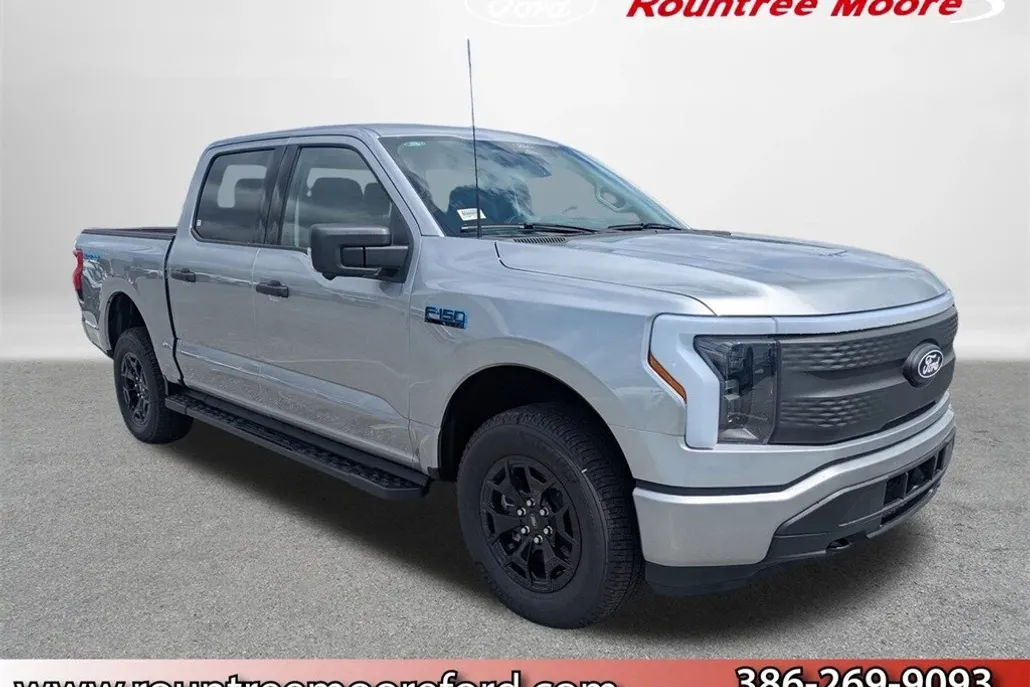 2025 Ford F-150 Lightning XLT photo 1