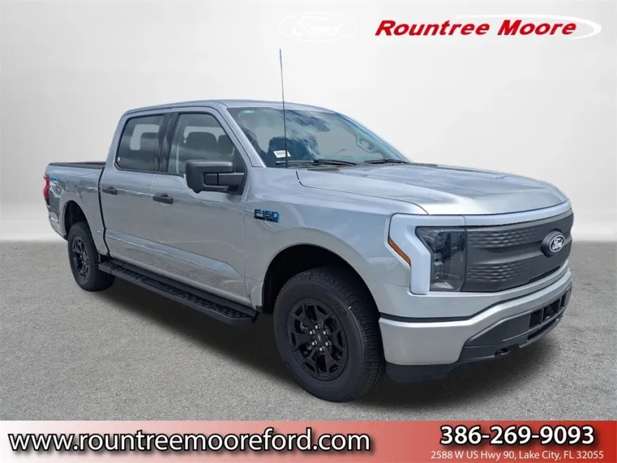 2025 Ford F-150 Lightning XLT photo 1