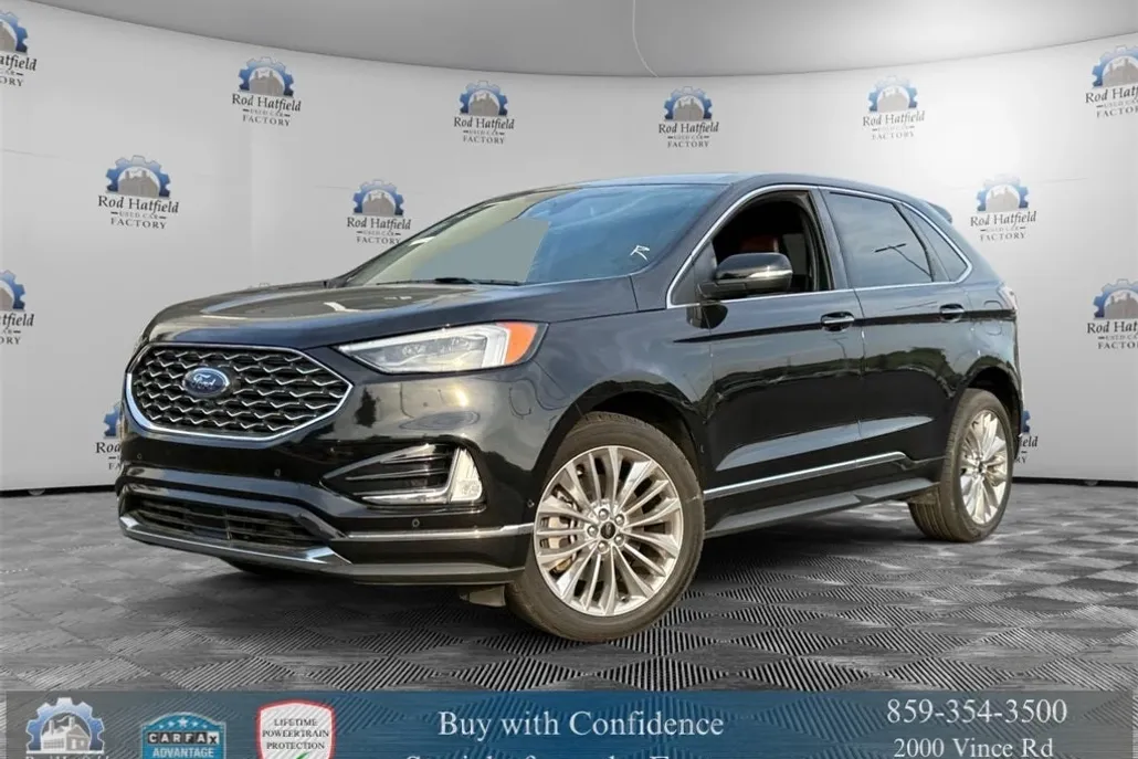 2021 Ford Edge Titanium photo 1
