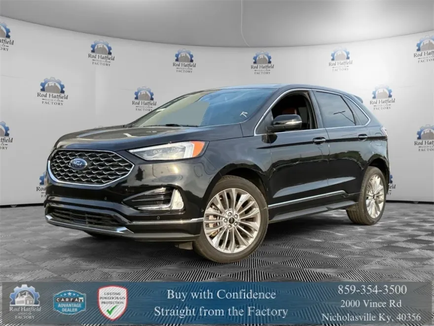2021 Ford Edge Titanium photo 1