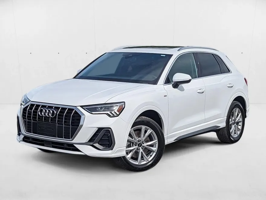 2023 Audi Q3 45 TFSI S line Premium photo 1