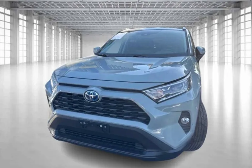 2021 Toyota RAV4 Hybrid XLE photo 1
