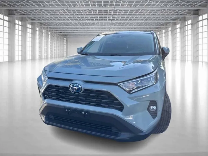 2021 Toyota RAV4 Hybrid XLE photo 1