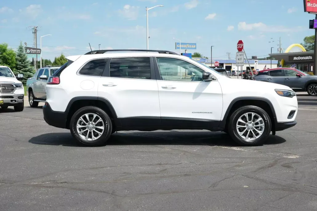 2022 Jeep Cherokee Latitude Lux photo 1