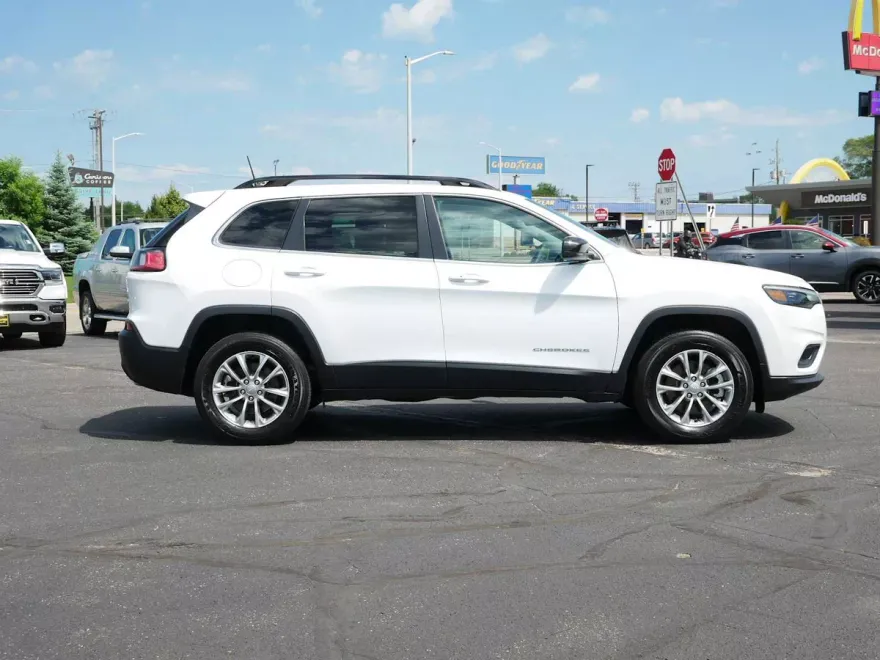 2022 Jeep Cherokee Latitude Lux photo 1