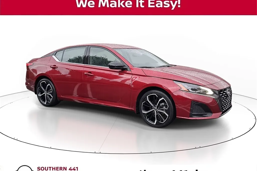 2023 Nissan Altima 2.5 SR photo 1