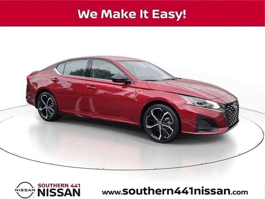 2023 Nissan Altima 2.5 SR photo 1